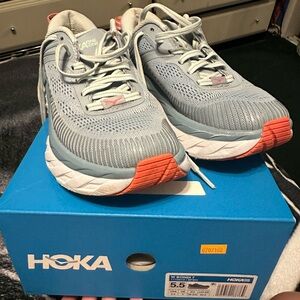 Hoka One One Bondi 7